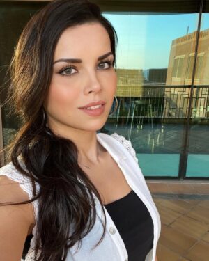 Rana El Hariri Instagram - شكراً على نعمة الأهل والأبناء المُحبين، نعمة الأصدقاء الحقيقين، شكراً على نعمة البشر الطيبين، شكراً على نعمة الصحة، نعمة العقل، وشكراً على نعمة الحياة .. كل يوم والى آخر يوم شكراً 🙏🏻🤍