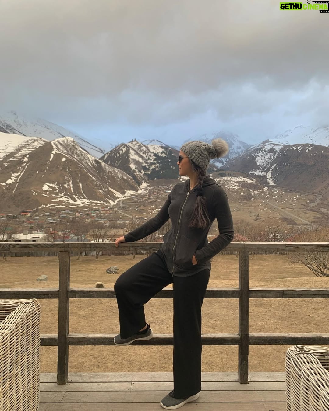 Rana El Hariri - 18.8K Likes - جبال جورجيا🏔😍 من أجمل الأماكن يلي زرتها بحياتي .. خبروني أنتو, شو أجمل مكان زرتوه أو بتتمنوا تزوروه؟