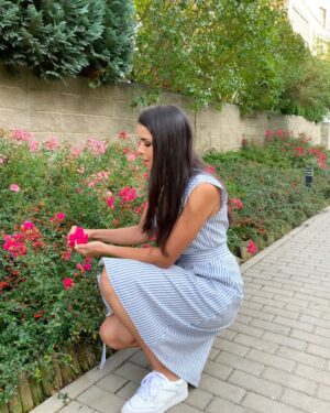 Rana El Hariri Instagram - شو سر السعادة برأيكم؟ 🌸