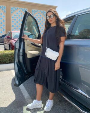 Rana El Hariri Instagram - 🤍 If you are searching for a reason to leave stop. The search is a reason. 🖤