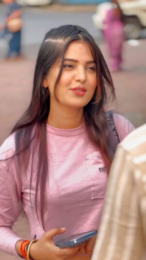 Rashi Khairwar Instagram - Jhoot bol kr kabhi dhokha mat deena❤️🥺..
#trendingreels #explorepage #explore #viral #share #rashikhairwar #love #lovestatus #lovequotes