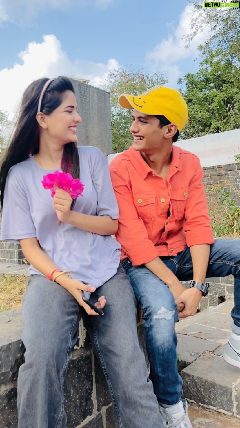 Rashi Khairwar - 18.9K Likes - Tag the special ones whom you love to annoy ♥️🫰🏻😝