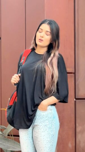 Rashi Khairwar Instagram -