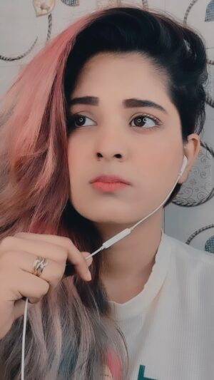 Rashi Khairwar Instagram - Tabhi me ne tumhe block kiya hua h😏