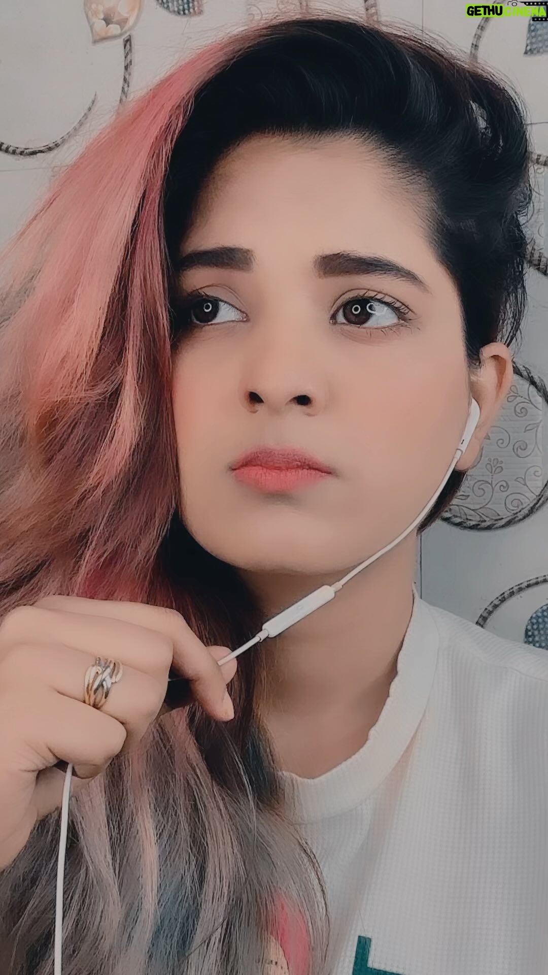 Rashi Khairwar - 35K Likes - Tabhi me ne tumhe block kiya hua h😏