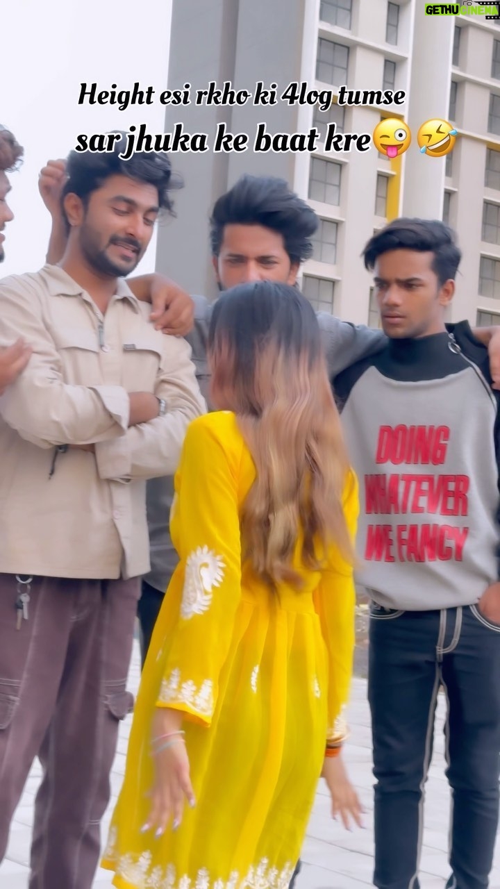 Rashi Khairwar - 365.6K Likes - 😜