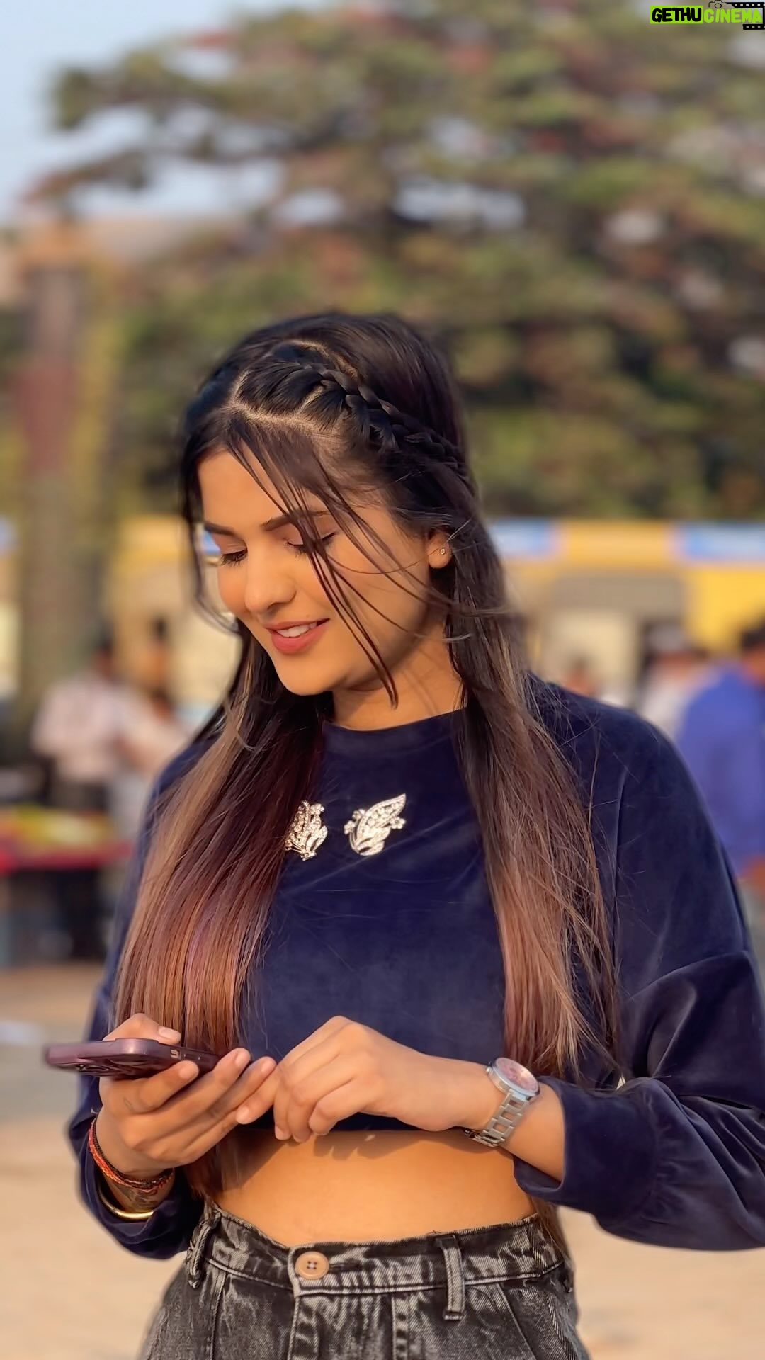 Rashi Khairwar - 100.1K Likes - Smile 😊….