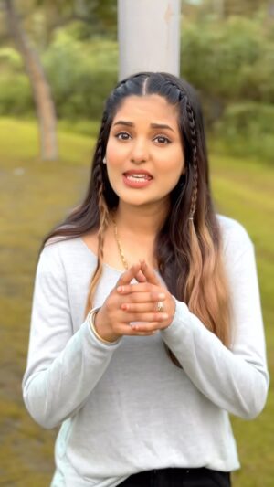 Rashi Khairwar Instagram - Orr akele rhna sikho❤️
.
.
.
.
#reels #relatable #lines #brokenlines #sad #sadquotespage #reelitfeelit #broken 9 #sadstatus #lyrics #brokenheart #sadlife #sadlines #feelings #viral #explore #explorepage