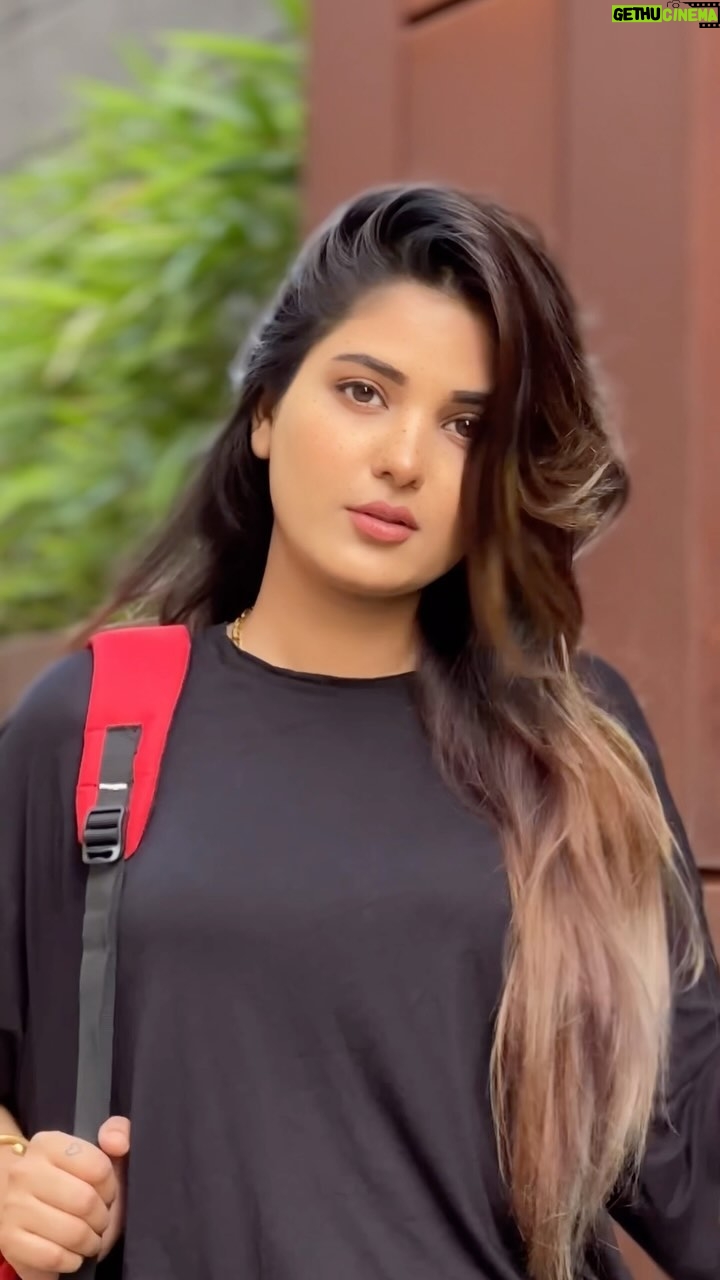 Rashi Khairwar - 77.1K Likes - Raja Photo Majha Kadh 📷💥…