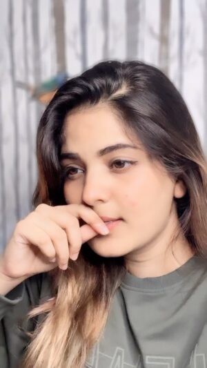 Rashi Khairwar Instagram - Tujh pareshan kr saku isliya 🥰❤️