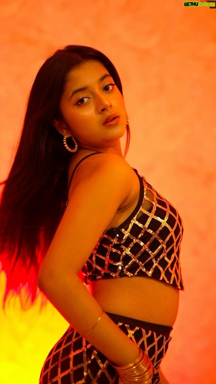 Rashi Shinde - 318.6K Likes - Dil Lena Khel Hain 🖤🔥

#rashishinde #trendingreels #reels #reelkarofeelkaro #explore