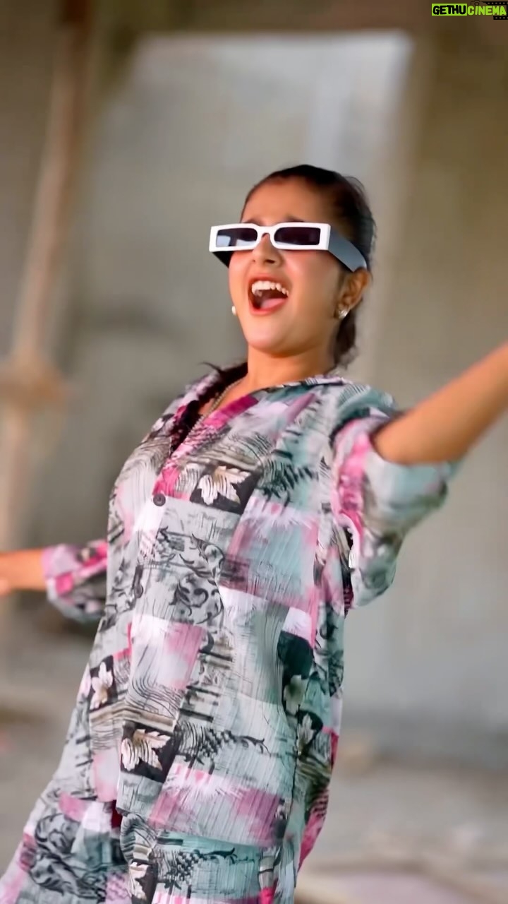Rashi Shinde - 170.7K Likes - Main hawa 🌬️🌬️mein hu🔥🔥

@maninderbuttar
@emiwaybantai

#rashishinde #reels #explore #trendingreels #reelitfeelit 
#emiwaybantai