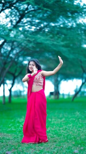 Rashi Shinde Instagram - Blooper š
#rashishinde #viral #explore #reelitfeelit