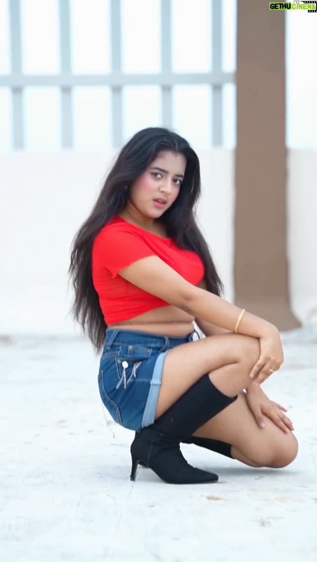 Rashi Shinde - 151.5K Likes - Hopping on the Trend 🔥♥️💃🏻

#nehakakkar #badmaash #rashishinde #tonykakkar #trendingsong #viralvideo #reelitfeelit #feed #fyp #rashishinde