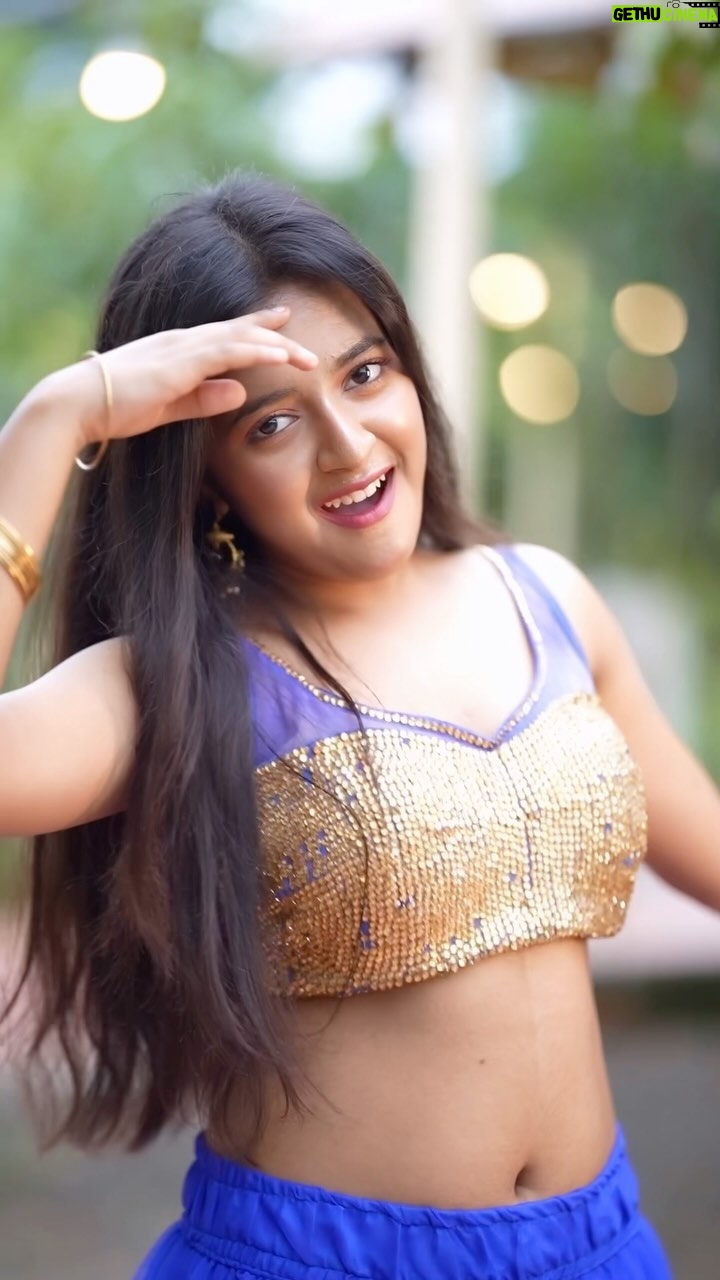 Rashi Shinde - 298.3K Likes - Mere Mehboob 🫶🏻🌹

#meremehboob #rashishinde #reels #trendingreels #explore