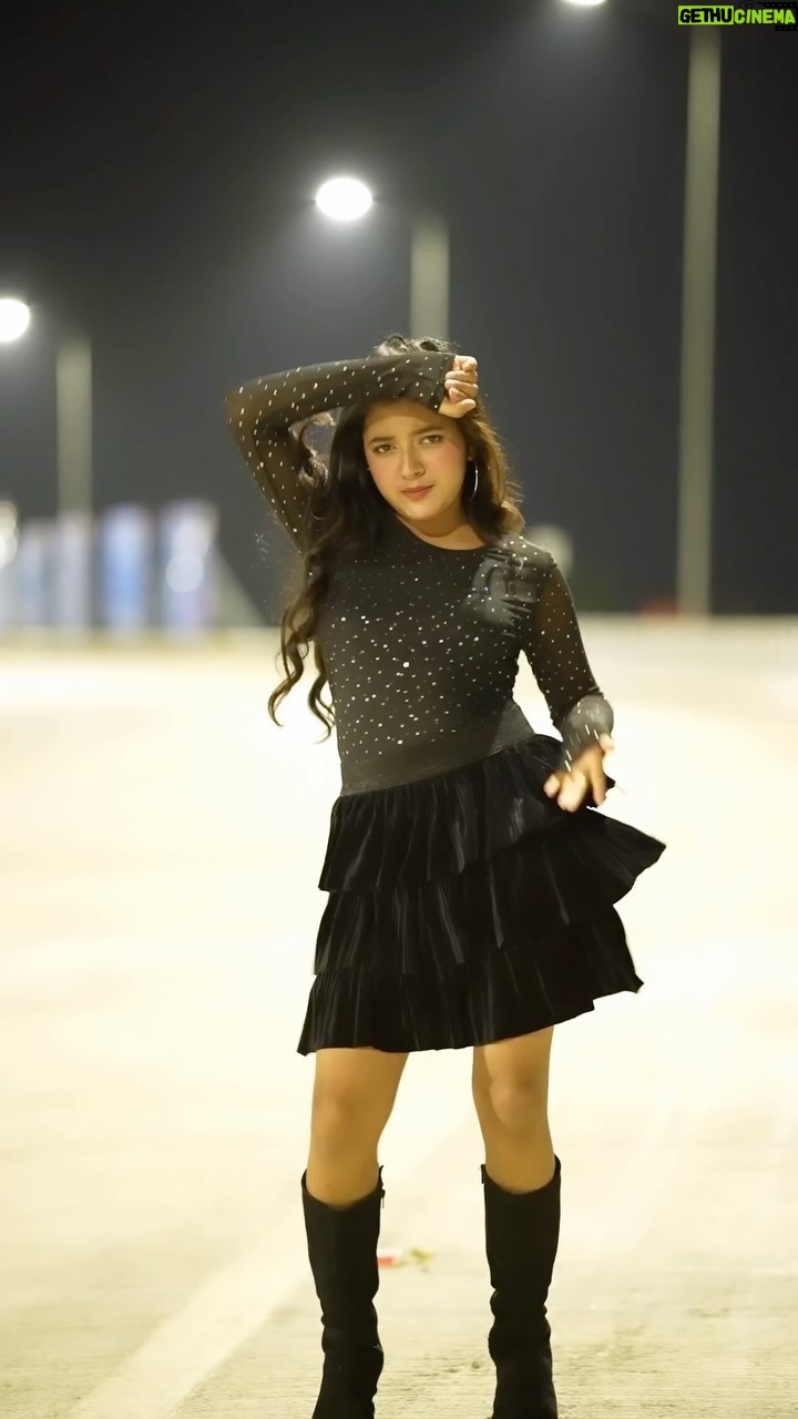 Rashi Shinde - 232.1K Likes - Zaalim 🖤

#rashishinde #zaalim #norafatehi #badshah #dance #trendingreels #reelitfeelit #explore