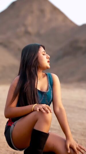 Rashi Shinde Instagram - Le Ke Prabhu Ka Naam š„
#LekePrabhuKaNaam #Tiger3 #SalmanKhan #KatrinaKaif #Trending #NewMusic #rashishinde