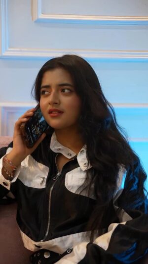 Rashi Shinde Instagram - Desi kalakar š
#rashishinde #yoyohoneysingh #reels #desikalakar #trendingreels #reelkarofeelkaro #reelitfeelit #trending