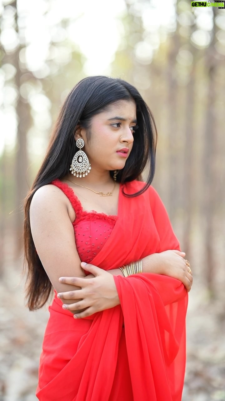 Rashi Shinde - 262.1K Likes - ❤️#rashishinde #sanamterikasam #reelitfeelit #explore #reelkarofeelkaro
