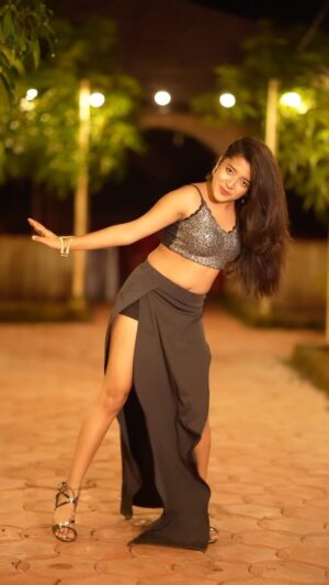 Rashi Shinde Instagram - Aaj Ki Raat š„
#rashishinde #reels #stree2
#aajkiraat #explore