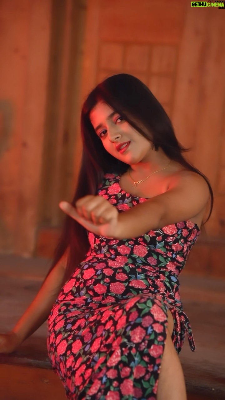 Rashi Shinde - 419.7K Likes - Gaadi Kaali 🔥
.
 #gaadikaali  #nehakakkar #rohanpreetsingh #nehupreet #rashishinde