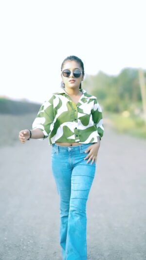 Rashi Shinde Instagram - š„Trending š¶
.
#rashishinde #trendingreels #reelkarofeelkaro #reelitfeelit #reelsinstagram #reels
