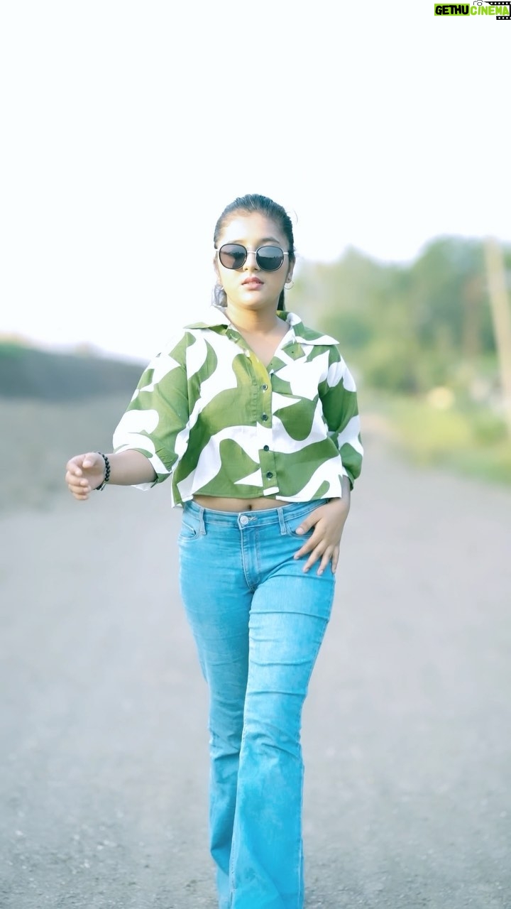 Rashi Shinde - 419.6K Likes - 🔥Trending 🎶
.
#rashishinde #trendingreels #reelkarofeelkaro #reelitfeelit #reelsinstagram #reels