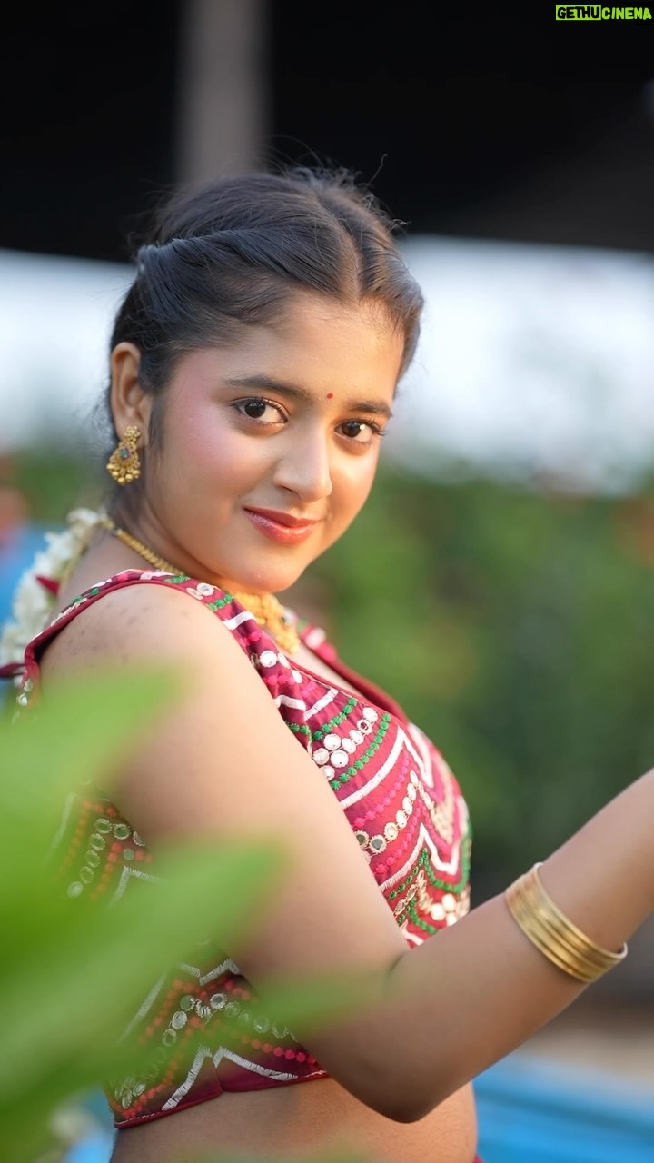Rashi Shinde - 225.8K Likes - #pushparaaj
.
.
.
#rashishinde 
#pushpa #pushpa2therule #pushpamovie
#pushpasongs #peelings #song #reelitfeelit
#reelsinstagram #trending #rashmikamandanna
#alluarjun #alluarjunonline #taggedele
#pushpadialogues #telugusongs #rashmika
#nationalcrush #dsp #devisriprasad #dspmusic
#instagood #trending #instagram #reelitfeelit
#reelsinstagram