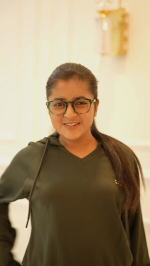 Rashi Shinde Instagram - Jaana Mere Sawalon ka Manzar Tu š¦
#rashishinde #trendingreels #reels