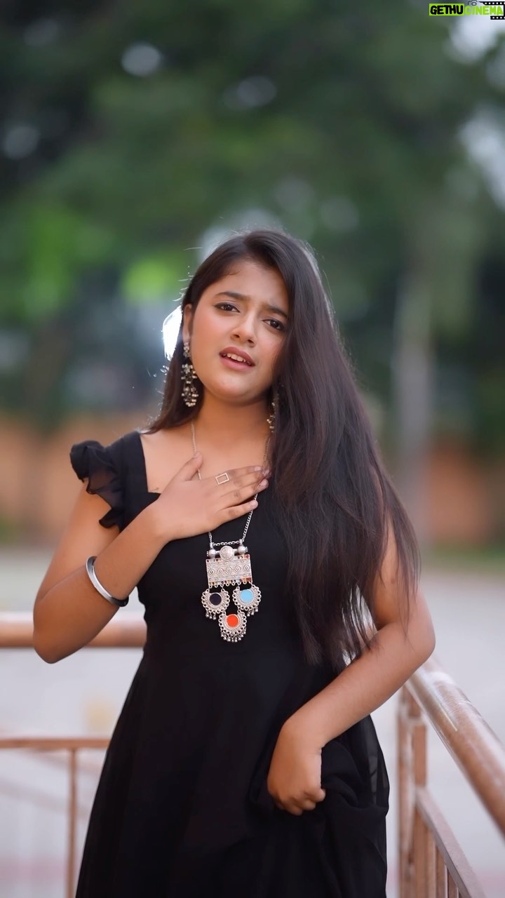 Rashi Shinde - 644.6K Likes - Jhaanjhariya❤️

Outfit @kajodilifestyle 

#reels #trendingreels #rashishinde #reelitfeelit #reelsinstagram