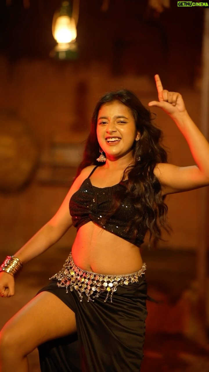 Rashi Shinde - 515.1K Likes - Thappad 👋🏻

#rashishinde #pushpa2 #trendingreels #reels #alluarjun #dance