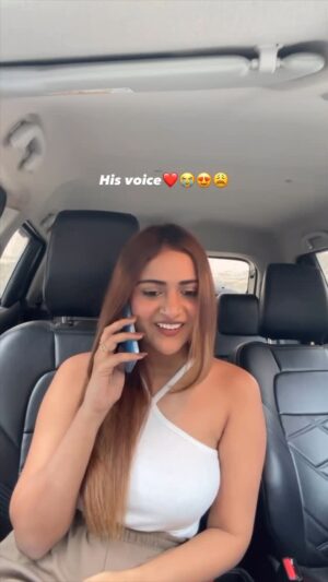 Rashika Dobriyal Instagram - Kya hot tareeka h yh baat krne ka?š«
.
.
.
.
.
#reels #reelsinstagram #explore #boyfriend #couple #morning #morningvoice #uyiamma