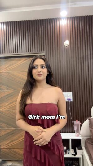 Rashika Dobriyal Instagram - You neverš
.
.
.
.
.
#reelsinstagram #reels #reelitfeelit #explore #mother #motherdaughter #motherdaughterjokes #darkhumor #bhoolbhulaiyaa3