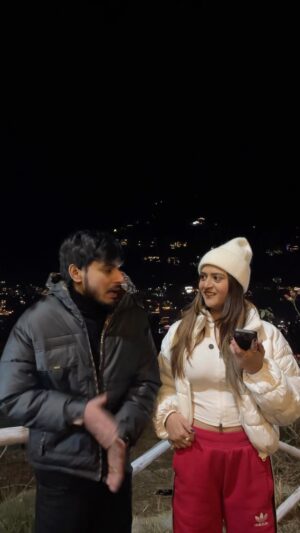 Rashika Dobriyal Instagram - Essentials guysš
.
.
.
.
#reels #reelsinstagram #explore #darkhumor #bestfriends #manali #travel