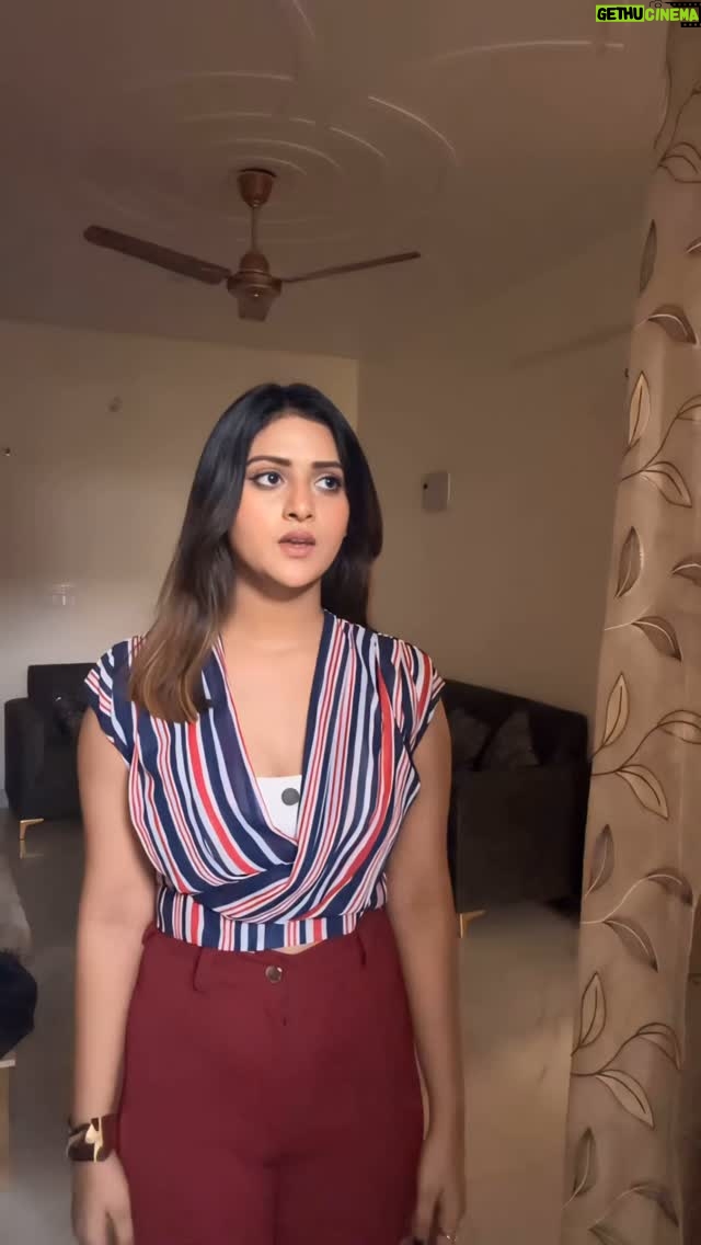Rashika Dobriyal - 737.8K Likes - Saying brushing is so 90’s now💀
.
.
.
.
.
#reelsinstagram #reels #explore #darkhumor #explorepage #reelitfeelit #bestfriends #brushing