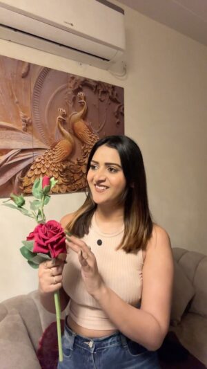 Rashika Dobriyal Instagram - Let the nails talkš
.
.
.
.
.
#reelsinstagram #reels #explore #darkhumor #reelitfeelit #bestfriends #nails #flowers