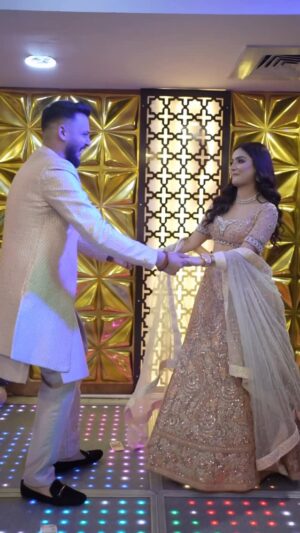 Rashika Sachdeva Instagram - ✨ Sone Di Jhanjran ✨
@groovykofficial
@alkaarora_canada
@thetrendsmedia
#SoneDiJhanjran #GroovyK
#LatestPunjabiSong2025 #GroovyKHits #punjabisong #sephora #makeup #makeupartist #hudabeauty #beauty
#punjabihitsong #trendingsongs #NewPunjabiSong #punjabimusic