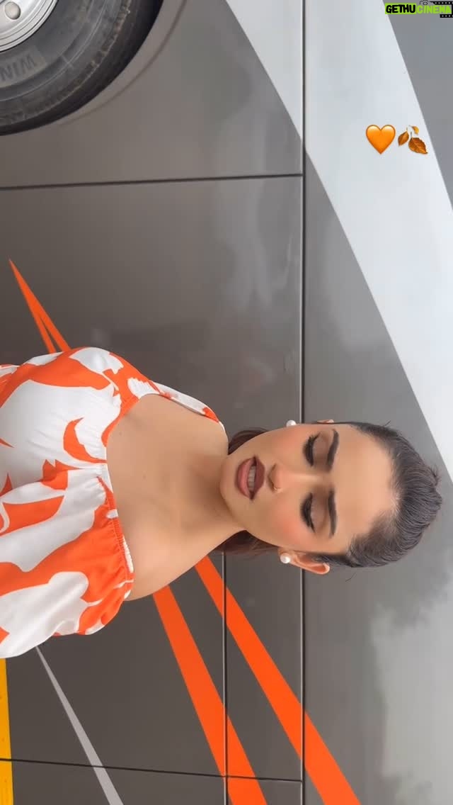 Rashika Sachdeva - 55.2K Likes - 10 -12 🤭🧡