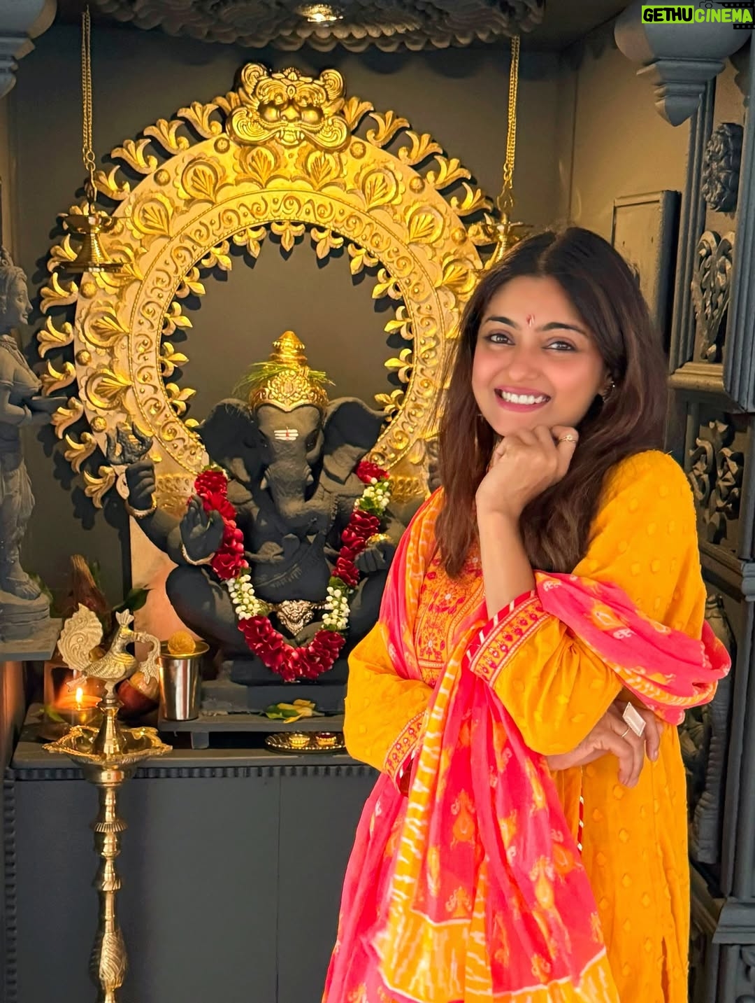 Rashmi Gupta - 3.6K Likes - Ganpati Bappa morya 🙏
Day 1 ke darshan 
..
#ganesh #ganeshchaturthi #ganpatibappamorya #ganpati #bappa #festival #prayer #bless #blessing #august #traditonal #rashmiguptaa09