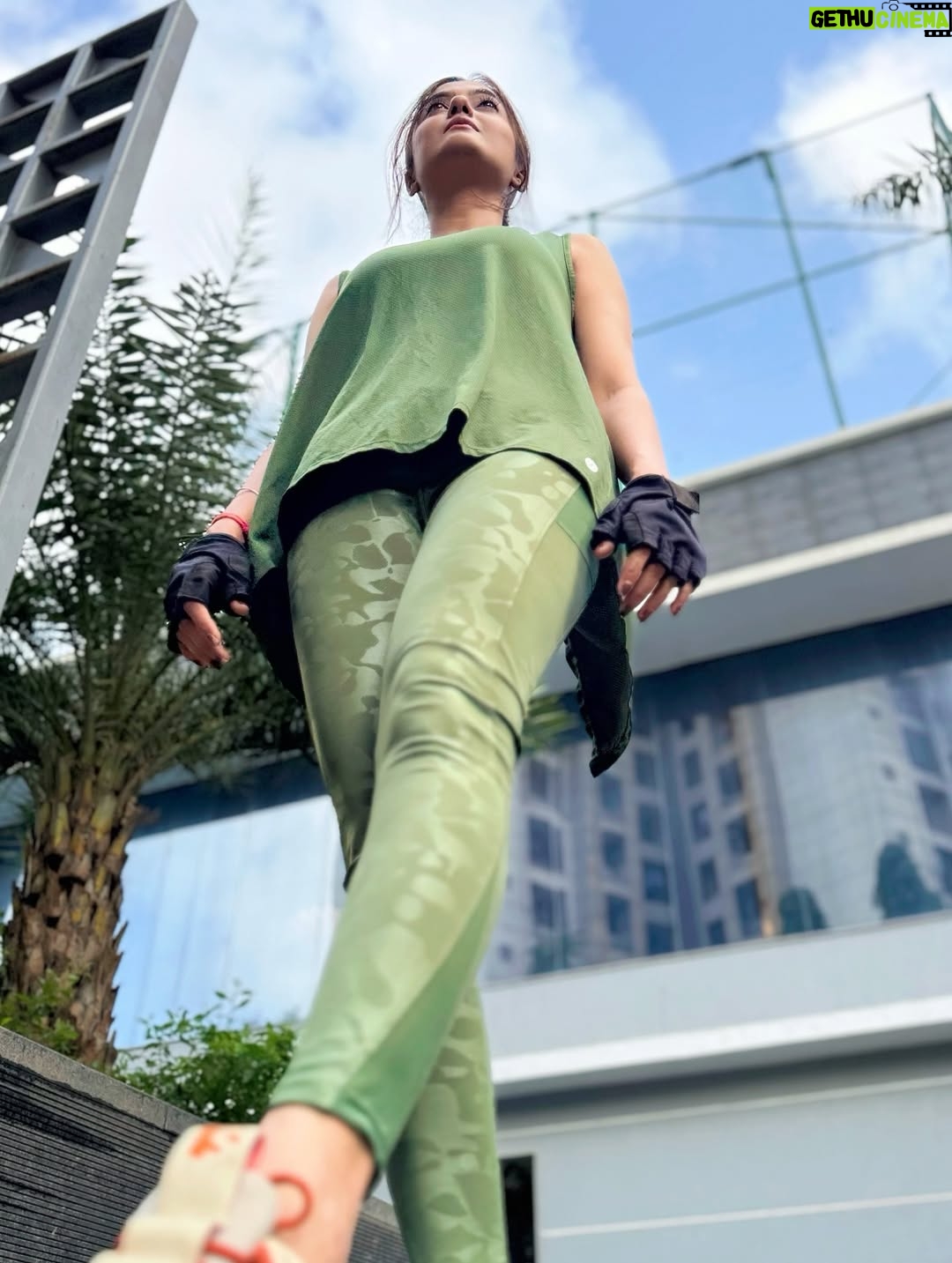 Rashmi Gupta - 3.9K Likes - Wanna feel comfortable try this @soiewoman 
Styling: @stylingyoursoul_co x @traag.in 
.
.
#gymwear #comfort #exercise #workout #photoshoot #model #rashmiguptaa09 #gymgirl #gymmotivation