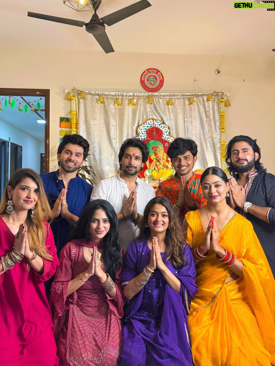 Rashmi Gupta - 5.7K Likes - जिनका निर्माण हुआ है उनका विसर्जन भी निश्चित है ,
यही समझाने के लिए गणपति बप्पा आते हैं 🙏🙏
#ganpatibappamorya🙏 #ganeshchaturthi #ganesha #bappa #visarjan #ganpati #festivevibes❤️ #rashmiguptaa09