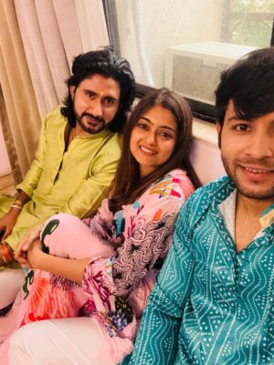 Rashmi Gupta Instagram - जिनका निर्माण हुआ है उनका विसर्जन भी निश्चित है ,
यही समझाने के लिए गणपति बप्पा आते हैं 🙏🙏
#ganpatibappamorya🙏 #ganeshchaturthi #ganesha #bappa #visarjan #ganpati #festivevibes❤️ #rashmiguptaa09