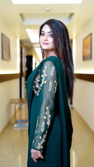Rashmi Gupta Instagram - Ladki deewani👸
.
.
.
#newreel #sareelove #event #gorakhpur #newreel #bollywood #ladkideewani #rashmiguptaa09 #trending #song
