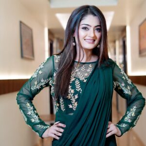 Rashmi Gupta Instagram - Tu hi dass kinni sohni lagga main??
.
.
Outfit- @pritisahnidesigns
Makeup- @parlour_priyanshi
#eid #eidmubarak2025 #rashmiguptaa09 #dress #designer #outfit #photography #photoshoot #newpost