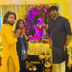 Rashmi Gupta Instagram - Ganpati bappa morya 🙏
Day-2 ke darshan
.
.
#ganpati #ganpatibappamorya #ganeshchaturthi #mangalmurtimorya🙏✨❤️😍😘 #rashmiguptaa09 #festival #bappa2025 #celebration #dhol