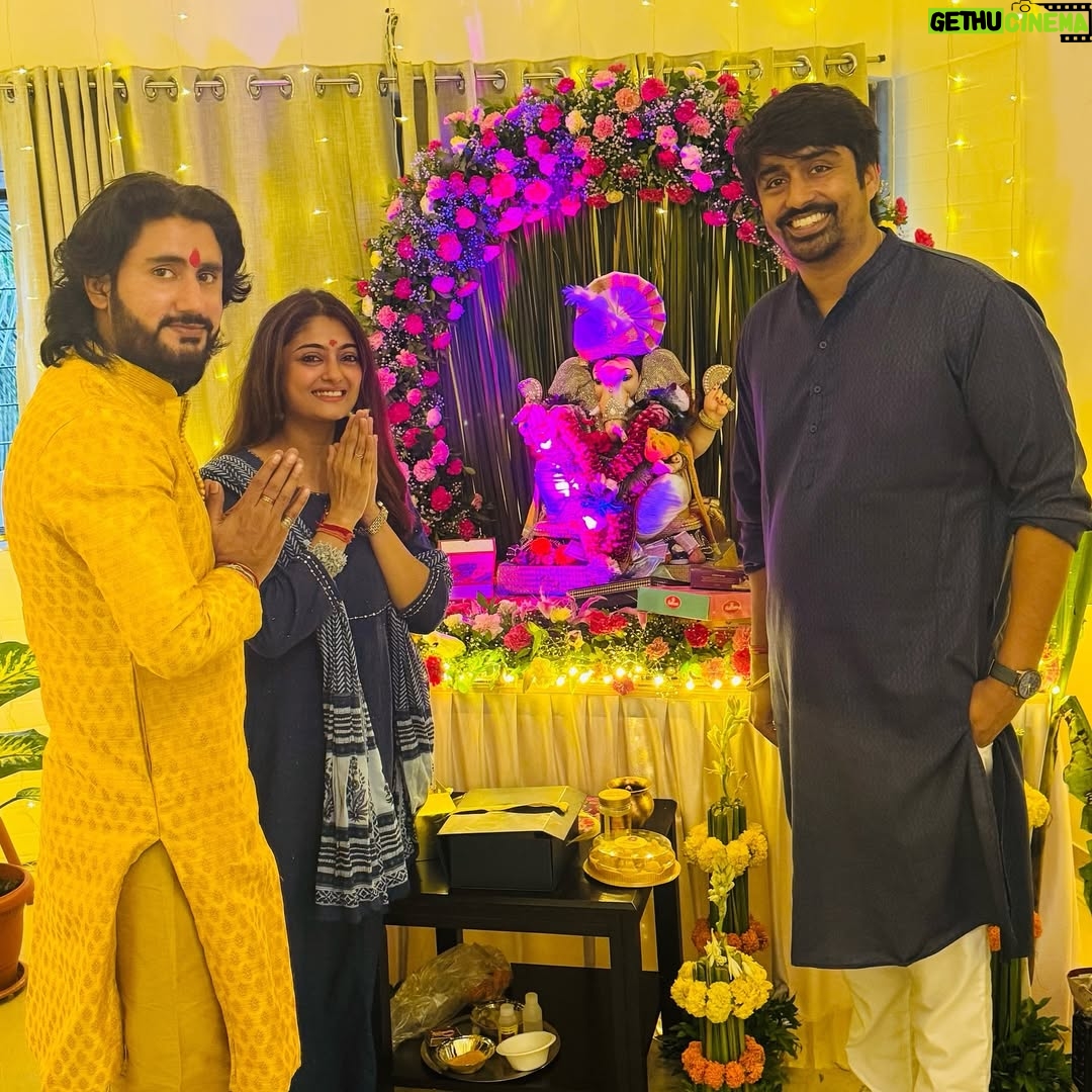 Rashmi Gupta - 3.3K Likes - Ganpati bappa morya 🙏
Day-2 ke darshan 
.
.
#ganpati #ganpatibappamorya #ganeshchaturthi #mangalmurtimorya🙏✨❤️😍😘 #rashmiguptaa09 #festival #bappa2025 #celebration #dhol