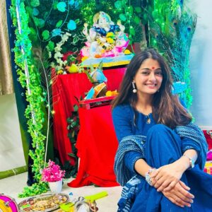 Rashmi Gupta Instagram - Ganpati bappa morya 🙏
Day-2 ke darshan
.
.
#ganpati #ganpatibappamorya #ganeshchaturthi #mangalmurtimorya🙏✨❤️😍😘 #rashmiguptaa09 #festival #bappa2025 #celebration #dhol