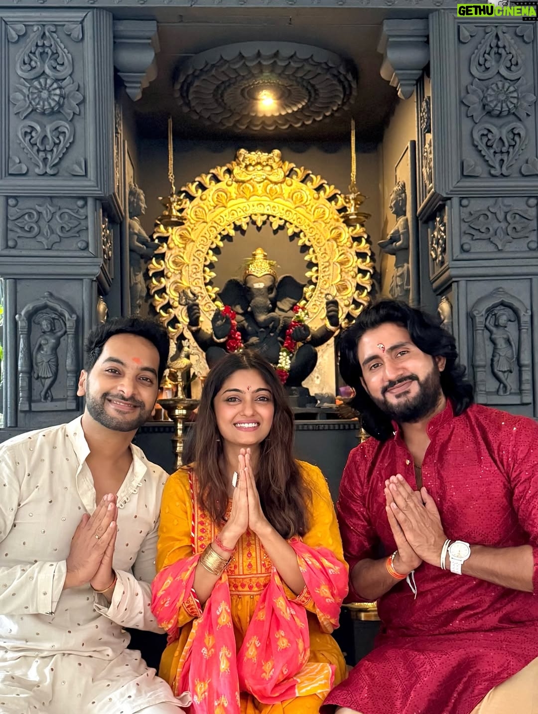 Rashmi Gupta - 3.6K Likes - Ganpati Bappa morya 🙏
Day 1 ke darshan 
..
#ganesh #ganeshchaturthi #ganpatibappamorya #ganpati #bappa #festival #prayer #bless #blessing #august #traditonal #rashmiguptaa09