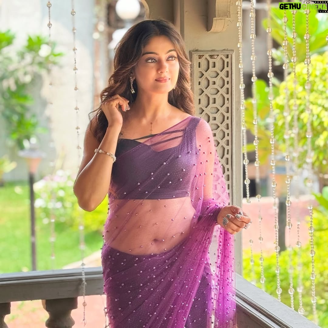 Rashmi Gupta - 19.8K Likes - Vibing with the song & my outfit 
.
.
#sareelove #indianwear #traditional #saree #rashmiguptaa09 #happy #beautiful #actor #tvshow #goodmorning