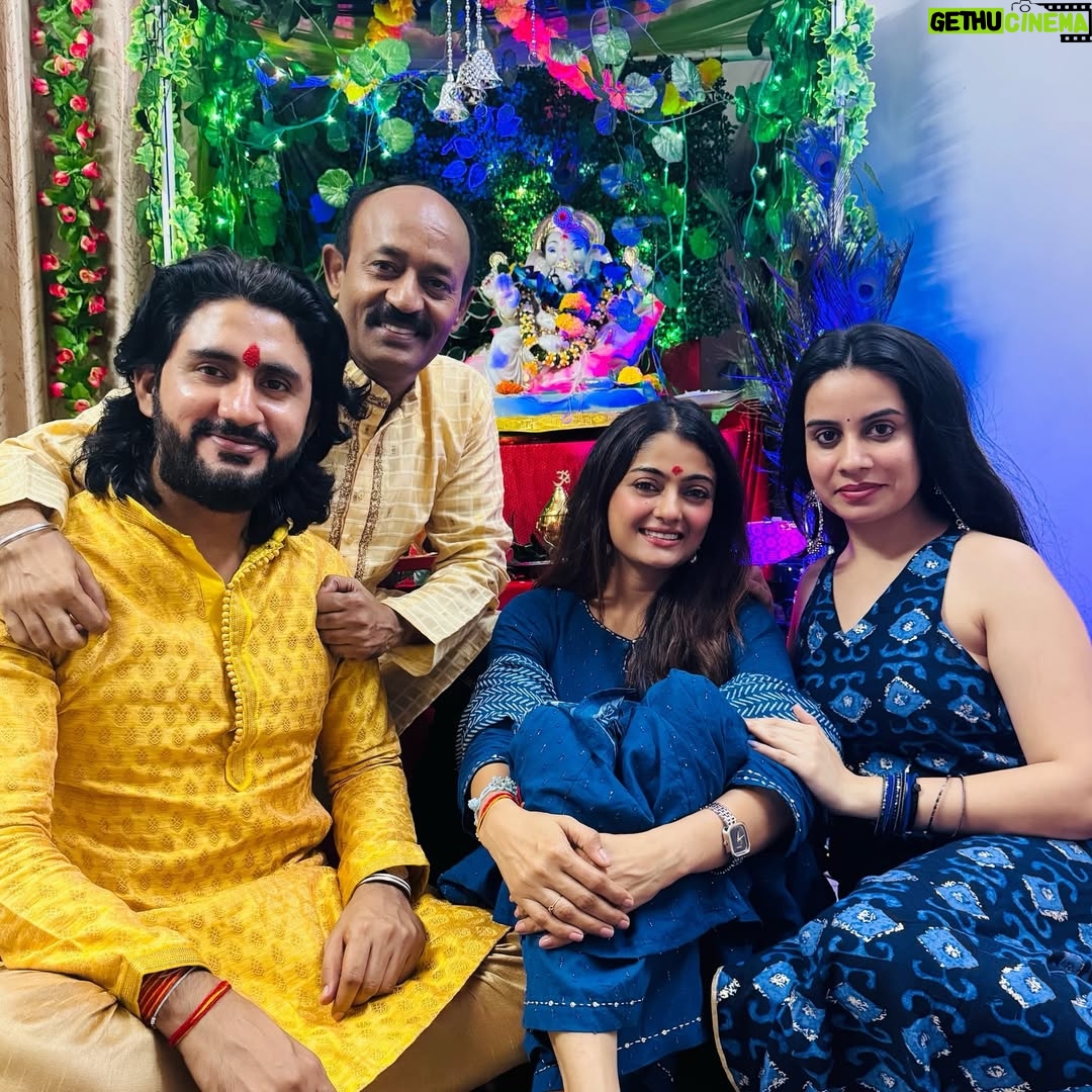 Rashmi Gupta - 3.3K Likes - Ganpati bappa morya 🙏
Day-2 ke darshan 
.
.
#ganpati #ganpatibappamorya #ganeshchaturthi #mangalmurtimorya🙏✨❤️😍😘 #rashmiguptaa09 #festival #bappa2025 #celebration #dhol